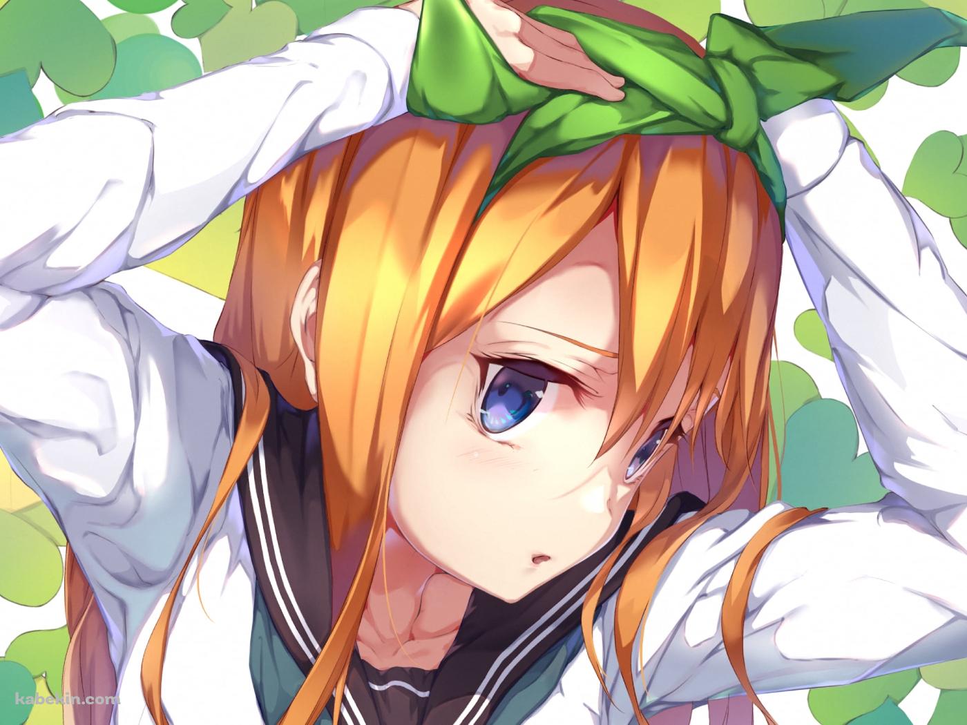ハートの葉っぱと可愛い中野四葉 / 五等分の花嫁の壁紙(1400px x 1050px) 高画質 PC・デスクトップ用