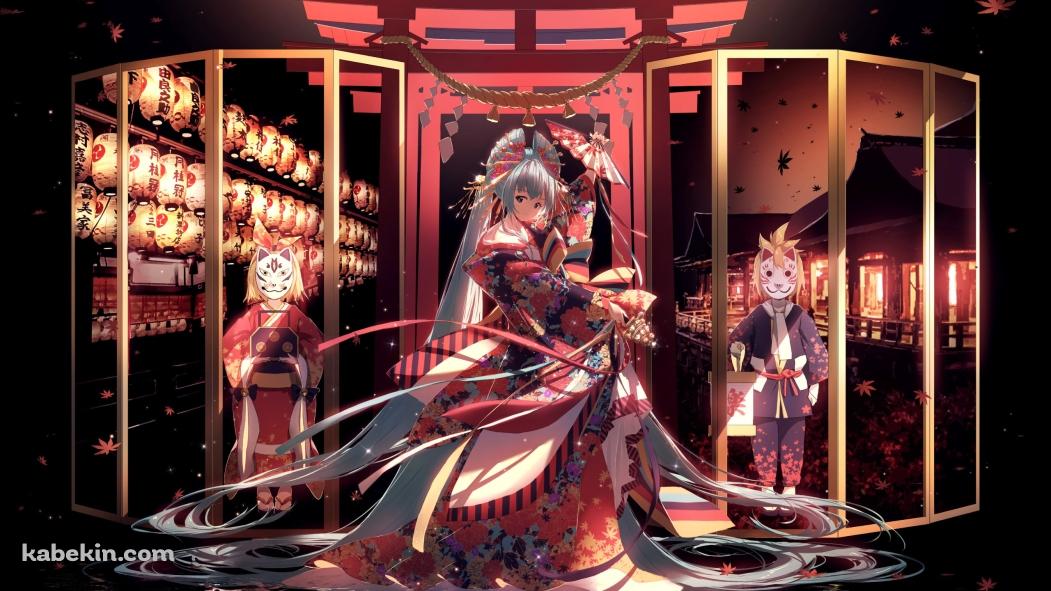 両手に扇を持ち舞う綺麗な初音ミク / 赤い着物 / 狐のお面をかぶった鏡音リン・鏡音レン / ボカロ / ボーカロイドの壁紙(1051px x 591px) 高画質 PC・デスクトップ用