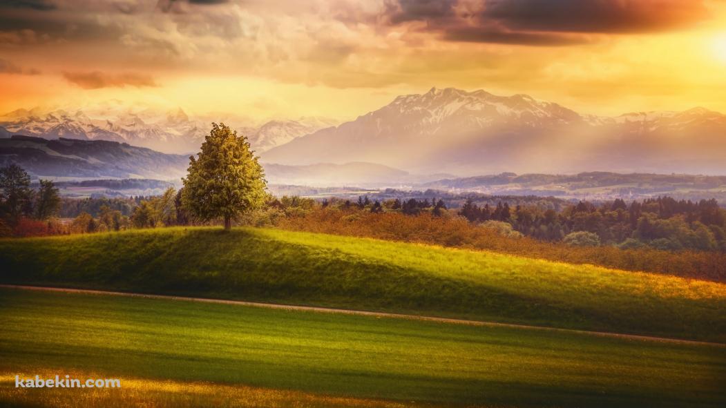 どちゃくそ綺麗な田舎の丘陵地帯 / 山岳 / 夕陽の壁紙(1051px x 591px) 高画質 PC・デスクトップ用