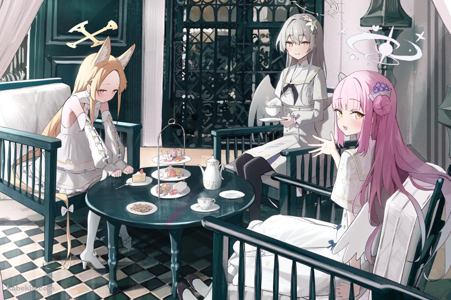 お茶会をする可愛い聖園ミカ、百合園セイア、桐藤ナギサ / ブルアカ