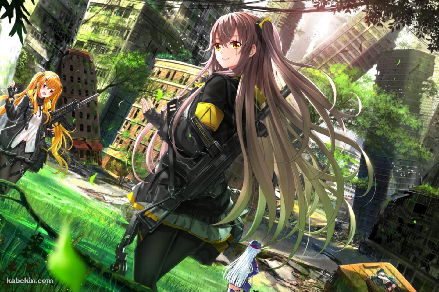 朽ちた街中の草原に笑顔で佇むHK416 / UMP45 / UMP9 / G11 / ドールズフロントラインの壁紙(1440px x 960px) 高画質 PC・デスクトップ用