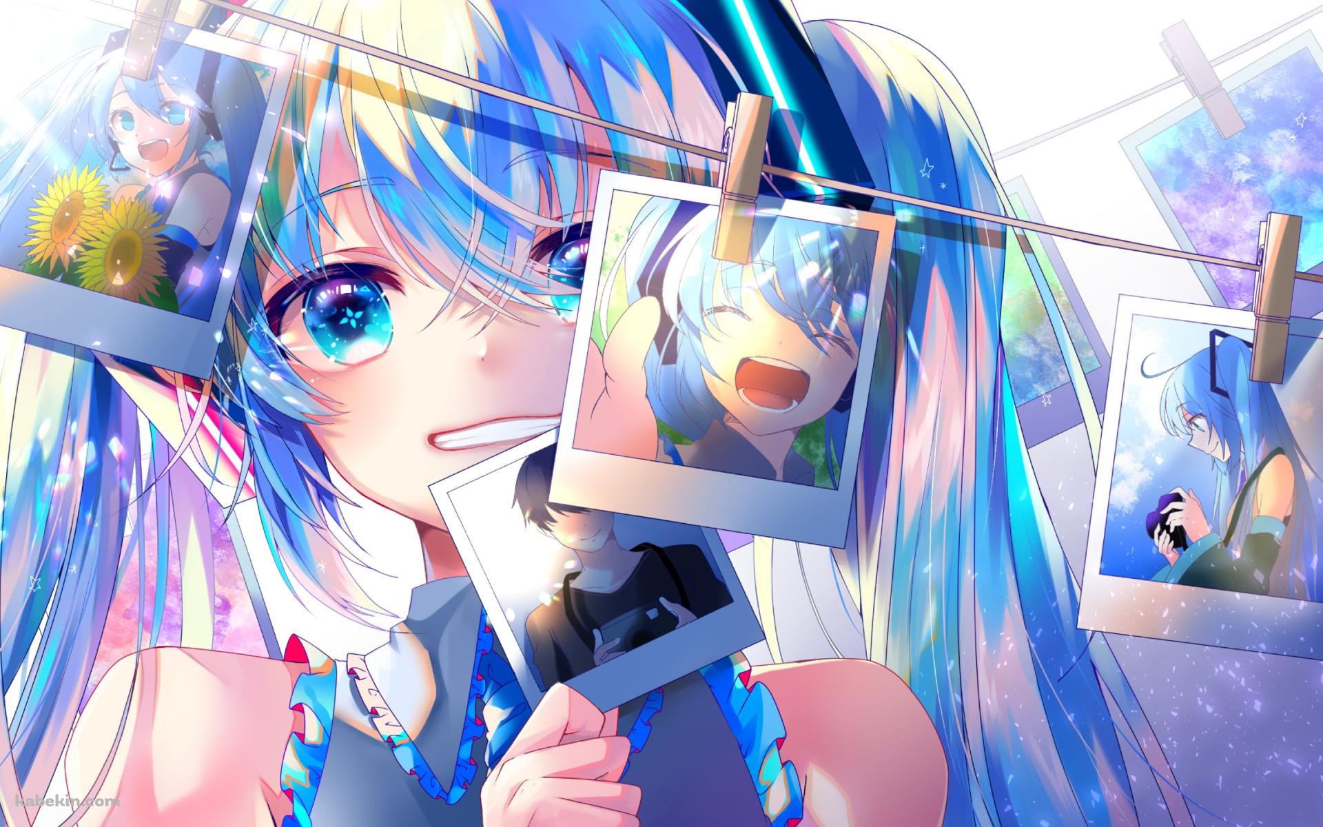 写真を吊るす笑顔の初音ミク / ボカロ / ボーカロイドの壁紙(1920px x 1200px) 高画質 PC・デスクトップ用