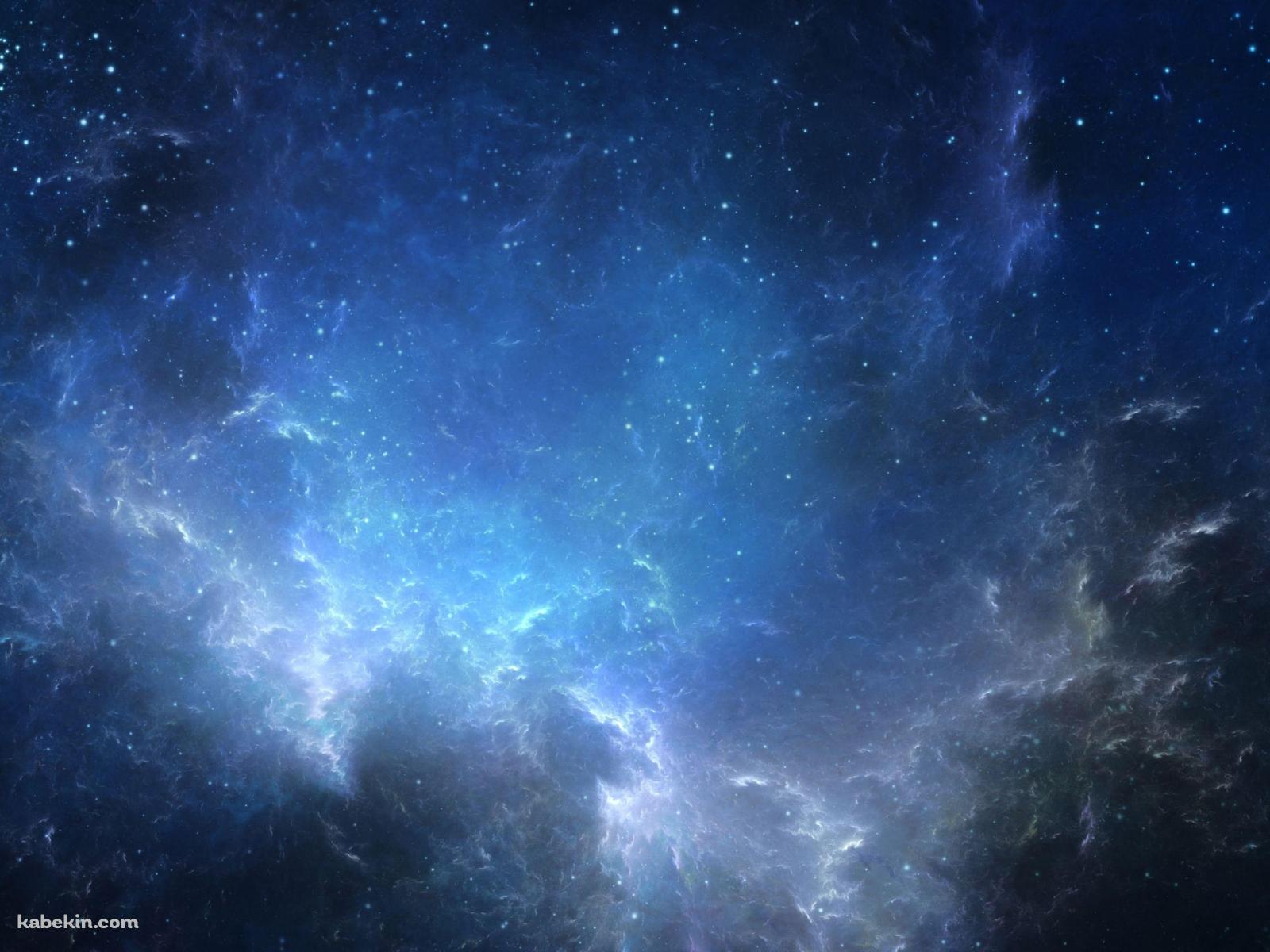 青と白のグラデーションの綺麗な宇宙 / 青く光る星の壁紙(1600px x 1200px) 高画質 PC・デスクトップ用