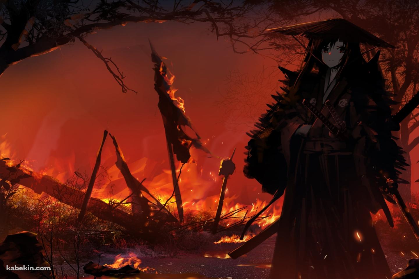 炎に包まれる大地に佇む笠を被った侍 / 野火 / 戦場の壁紙(1440px x 960px) 高画質 PC・デスクトップ用
