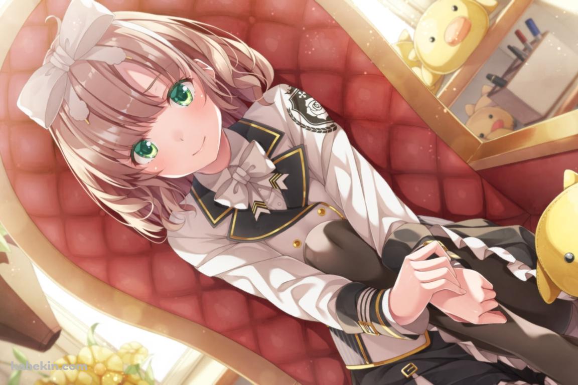 赤い椅子に座り微笑む飛鳥ひな / にじさんじ / バーチャルYouTuber / Vtuberの壁紙(1152px x 768px) 高画質 PC・デスクトップ用