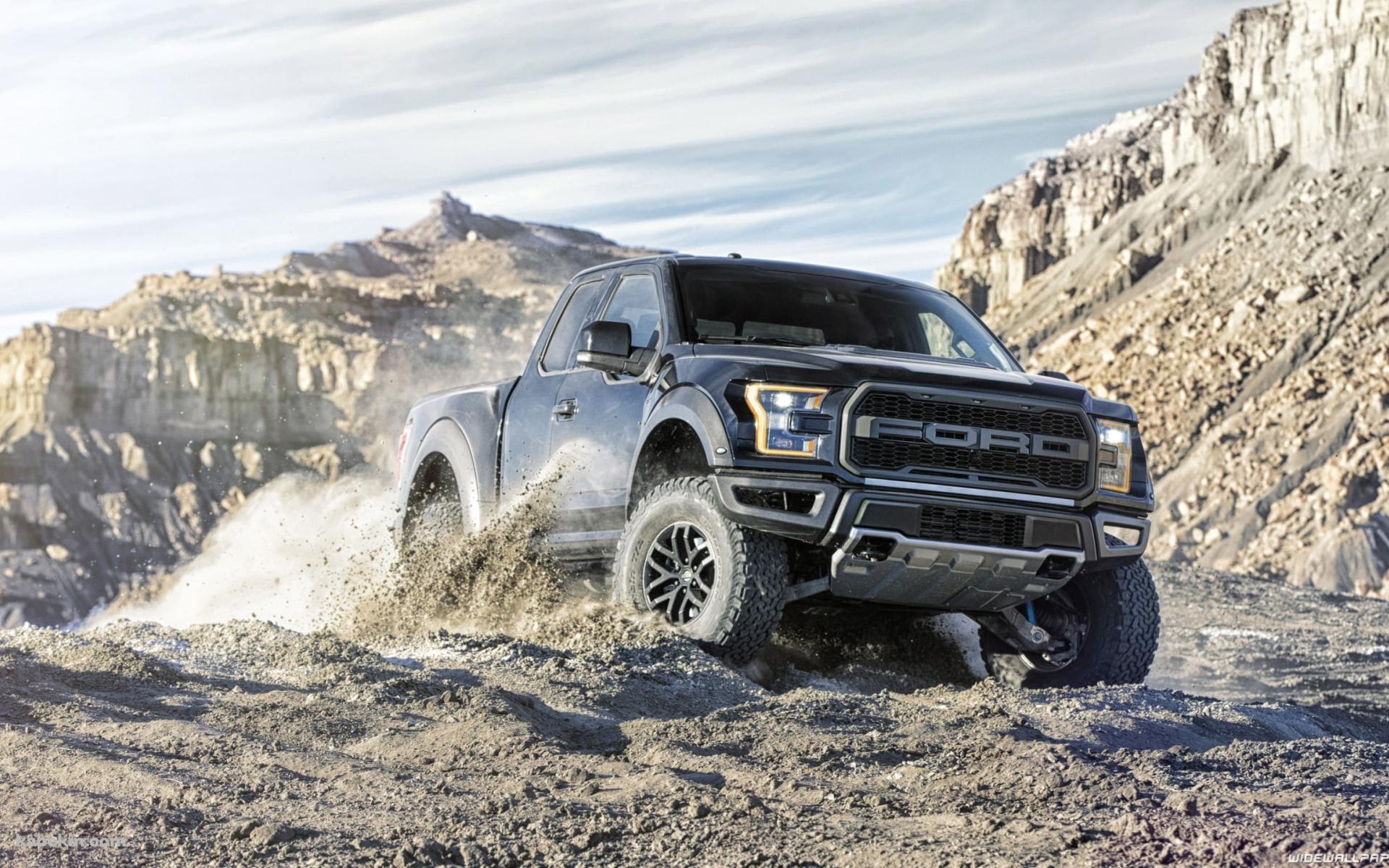 オフロードを爆走するフォードのスポーツトラック / Fordの壁紙(1920px x 1200px) 高画質 PC・デスクトップ用