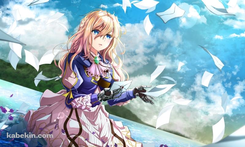 沢山の便箋と水面に座るヴァイオレット・エヴァーガーデンの壁紙(800px x 480px) 高画質 PC・デスクトップ用