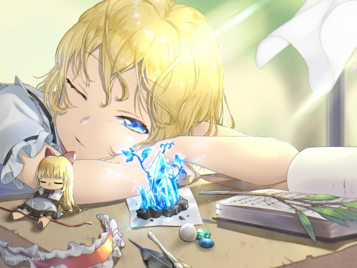 机にうつぶせに寝るアリス・マーガトロイド / 上海人形 / 東方の壁紙(1400px x 1050px) 高画質 PC・デスクトップ用