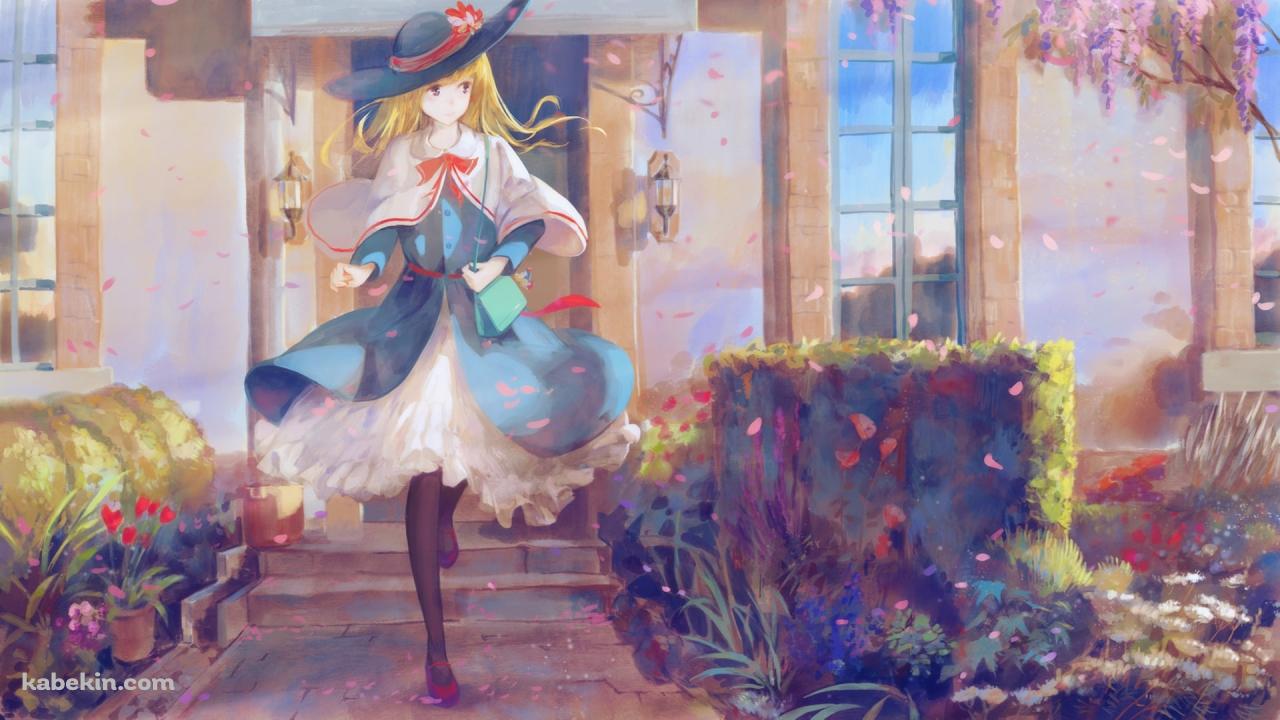 色どり豊かな花や草が生える庭をチラ見するアリス・マーガトロイド / 東方の壁紙(1280px x 720px) 高画質 PC・デスクトップ用