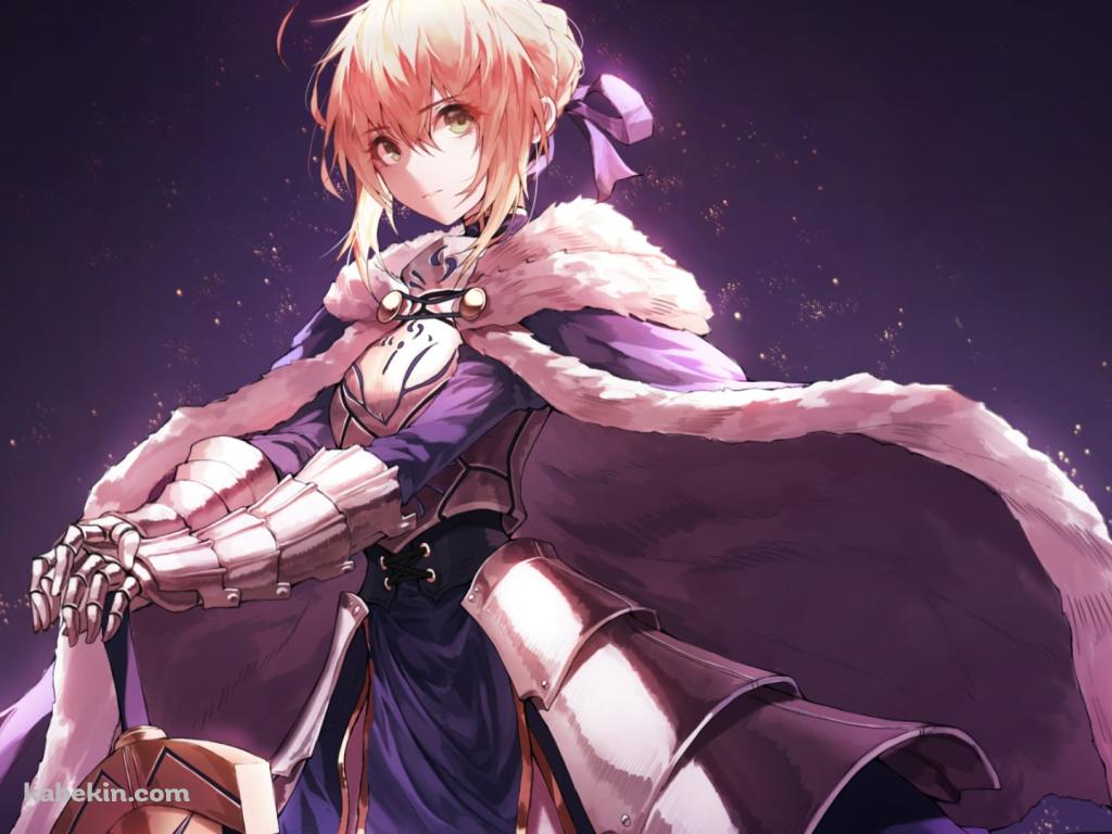 剣にもたれこちらを見つめるアルトリア・ペンドラゴン / セイバー / フェイト/ステイナイトの壁紙(1024px x 768px) 高画質 PC・デスクトップ用