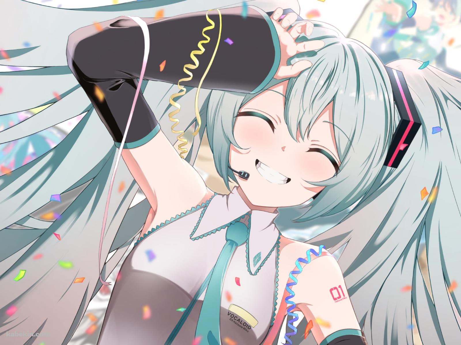 ヘッドセットをつけた笑顔の初音ミク / 紙ふぶき / ボカロ / ボーカロイドの壁紙(1600px x 1200px) 高画質 PC・デスクトップ用