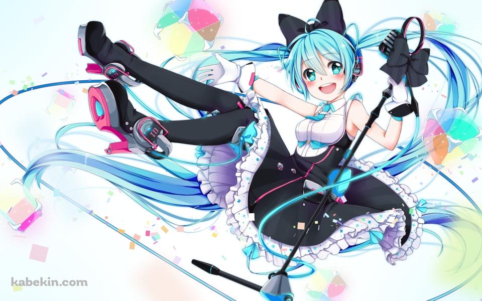 マイクを持って笑顔の初音ミク / 黒いリボン / ドレス / マジカルミライ / ボカロ / ボーカロイドの壁紙(960px x 600px) 高画質 PC・デスクトップ用