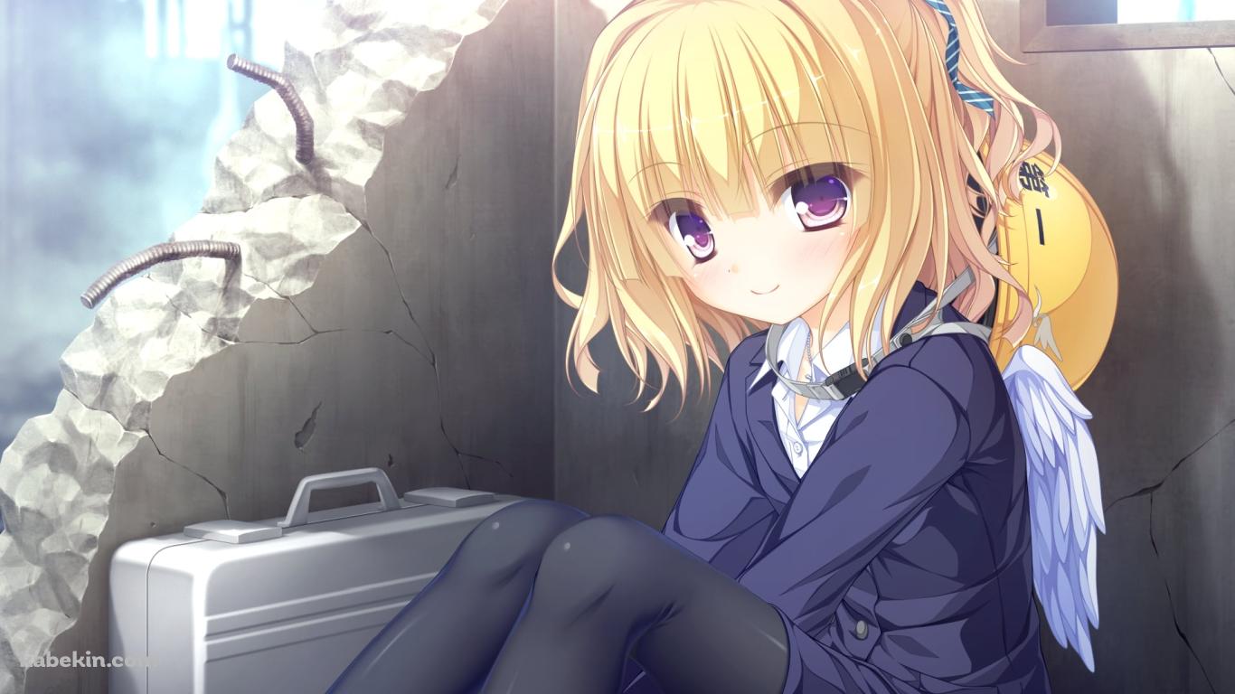 座りながらこちらに微笑むパーフィル / ワールド・エレクションの壁紙(1366px x 768px) 高画質 PC・デスクトップ用