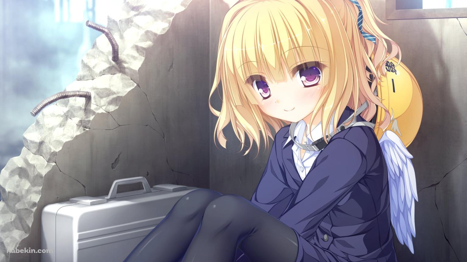 座りながらこちらに微笑むパーフィル / ワールド・エレクションの壁紙(1536px x 864px) 高画質 PC・デスクトップ用