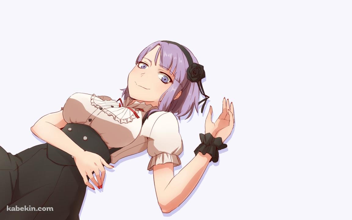 仰向けでこちらに微笑む枝垂ほたる(しだれ ほたる) / 黒い薔薇の髪飾り / だがしかしの壁紙(1152px x 720px) 高画質 PC・デスクトップ用