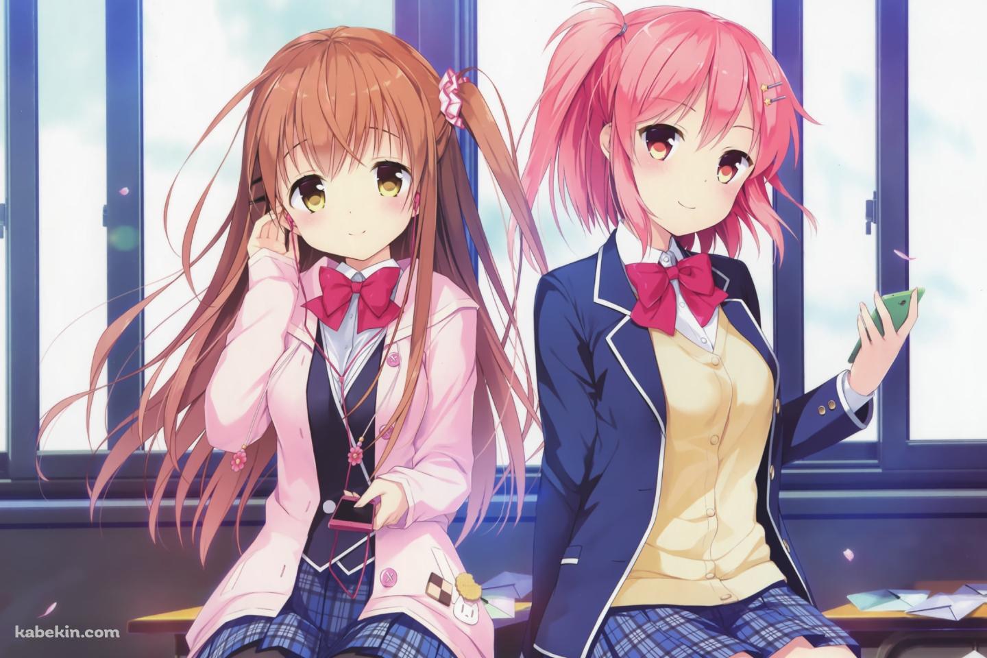 学校の机に座る姫野星奏 / 新堂彩音 / 恋×シンアイ彼女の壁紙(1440px x 960px) 高画質 PC・デスクトップ用