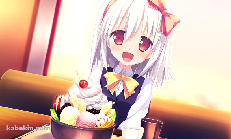 アイスやフルーツがてんこ盛りのスイーツと笑顔のヒトミ / LOVEREC.の壁紙(800px x 480px) 高画質 PC・デスクトップ用