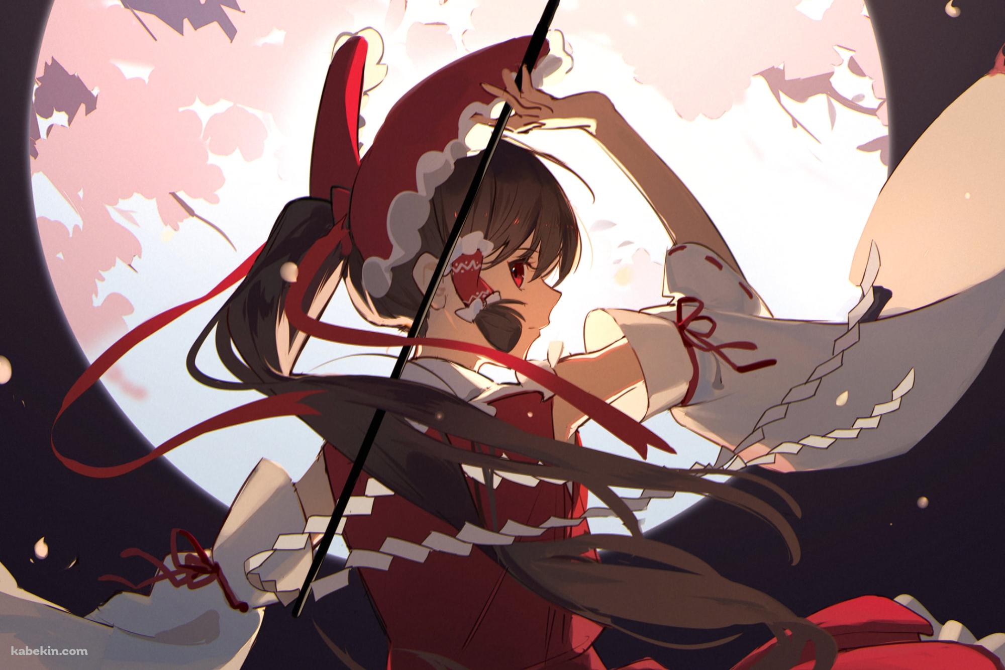 満月と振り返る博麗霊夢 / 東方の壁紙(2000px x 1333px) 高画質 PC・デスクトップ用