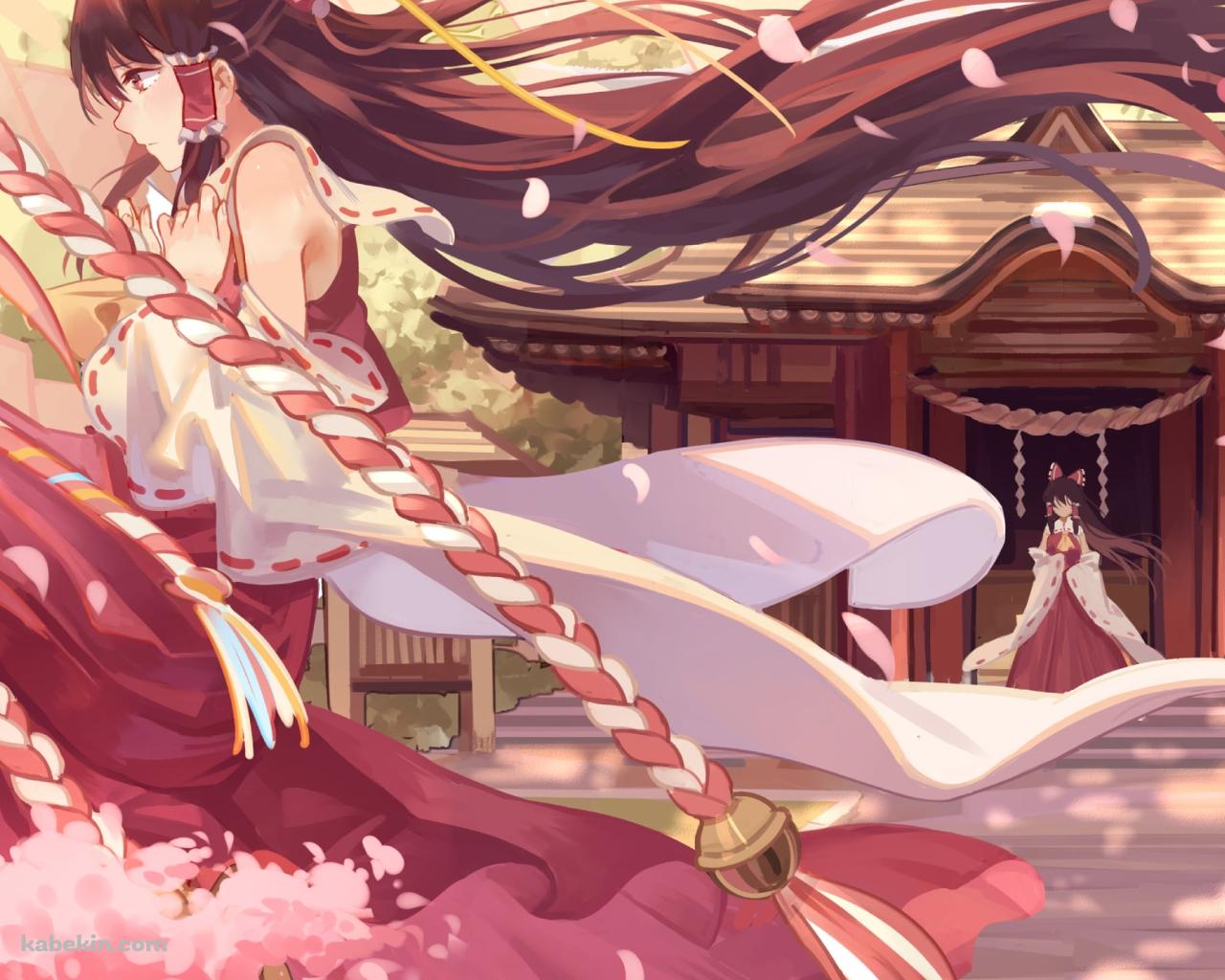 神社で祈る博麗霊夢 / 桜の花 / 東方の壁紙(1280px x 1024px) 高画質 PC・デスクトップ用