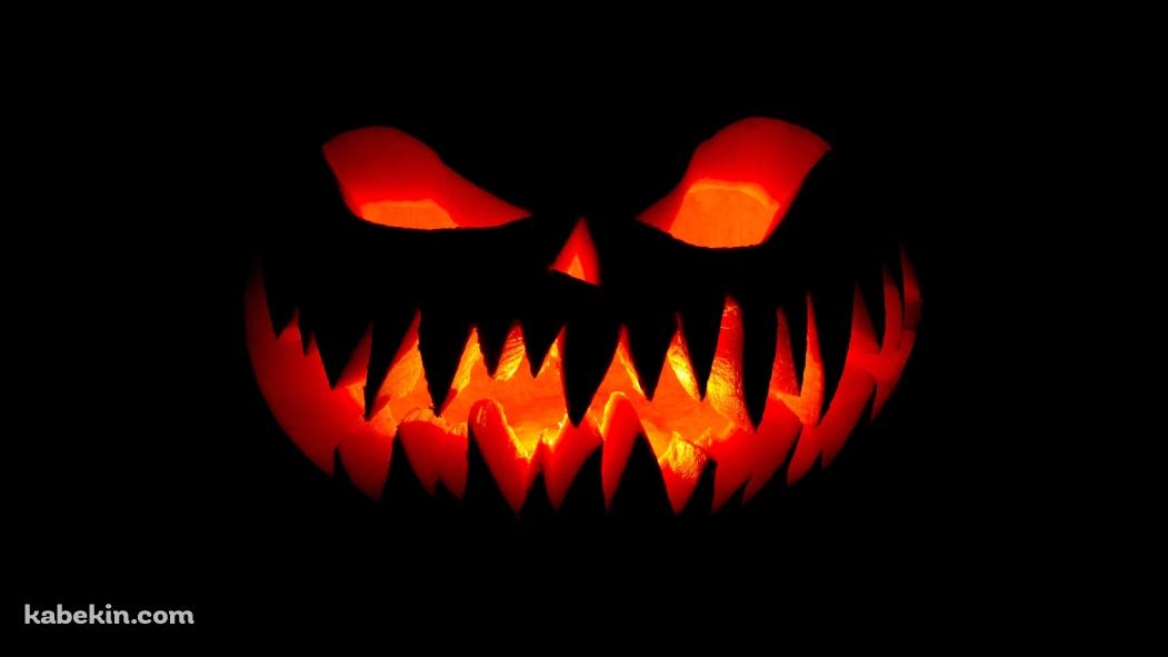 中が炎で光るパンプキン / ハロウィンの壁紙(1051px x 591px) 高画質 PC・デスクトップ用