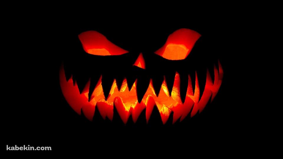 中が炎で光るパンプキン / ハロウィンの壁紙(960px x 540px) 高画質 PC・デスクトップ用