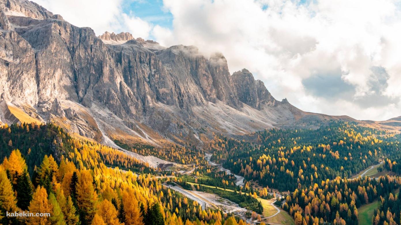 ドロミーティの秋 / イタリア / 東アルプス / Dolomites autumnの壁紙(1391px x 783px) 高画質 PC・デスクトップ用