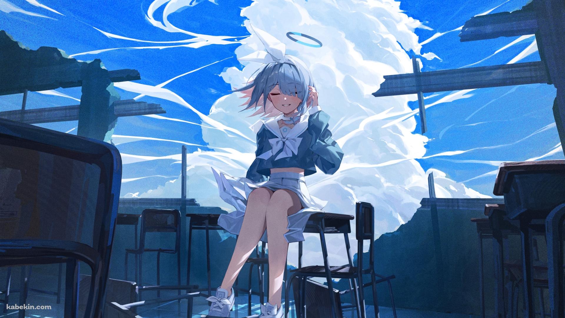 朽ちた学校の机の上に座るアロナ / ブルーアーカイブの壁紙(1920px x 1080px) 高画質 PC・デスクトップ用