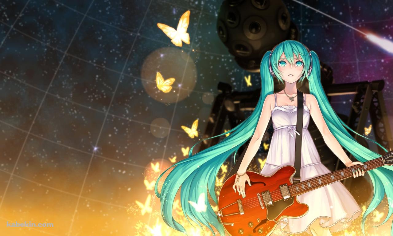 プラネタリウムと赤いギターを持つ初音ミク / 金色に光る蝶 / ボカロの壁紙(1280px x 768px) 高画質 PC・デスクトップ用