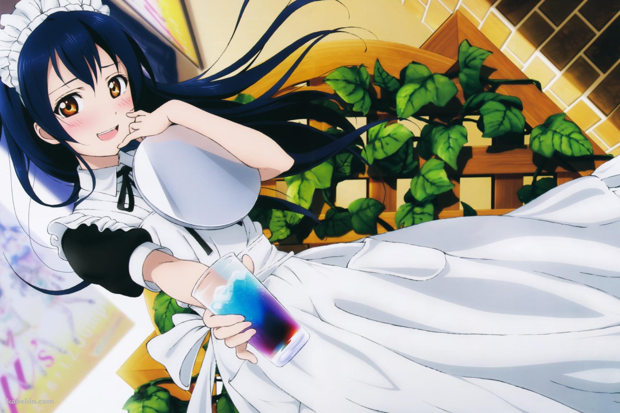 青いジュースを差し出すメイド姿の園田海未 / ラブライブ!の壁紙(2000px x 1333px) 高画質 PC・デスクトップ用