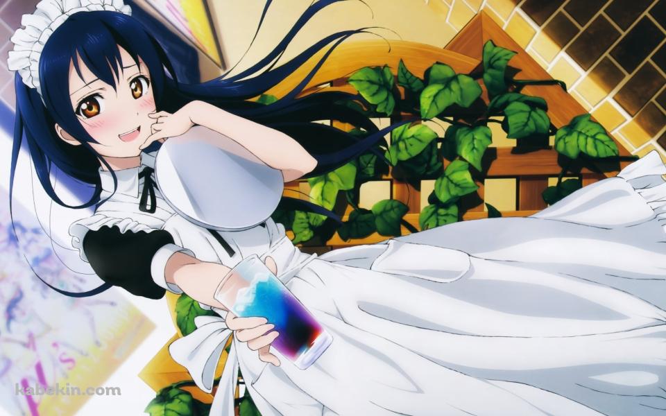 青いジュースを差し出すメイド姿の園田海未 / ラブライブ!の壁紙(960px x 600px) 高画質 PC・デスクトップ用