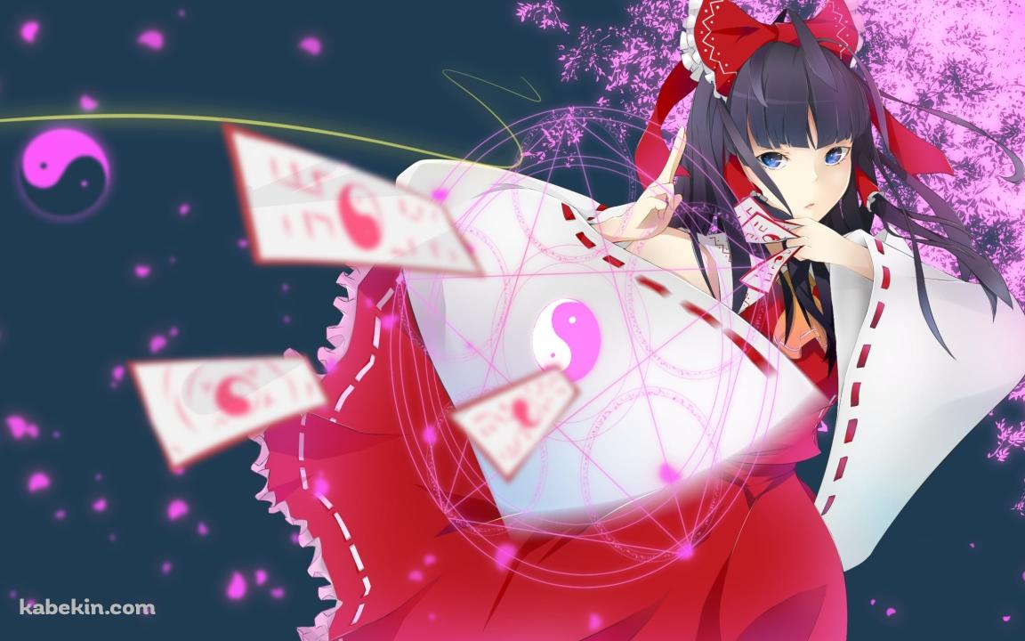 ピンクに光る桜とお札を投げる博麗霊夢 / 東方の壁紙(1152px x 720px) 高画質 PC・デスクトップ用