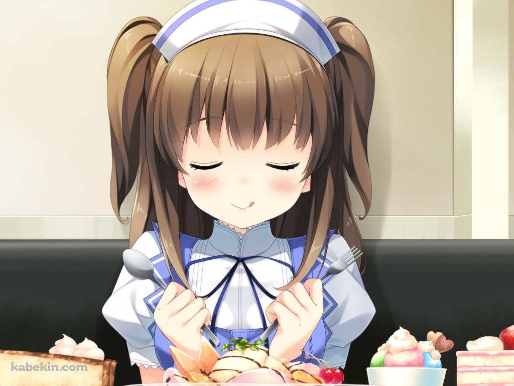 スイーツの前でスプーンとフォークを持って目をつぶる宝交祐佳 / ベリーズの壁紙(1024px x 768px) 高画質 PC・デスクトップ用