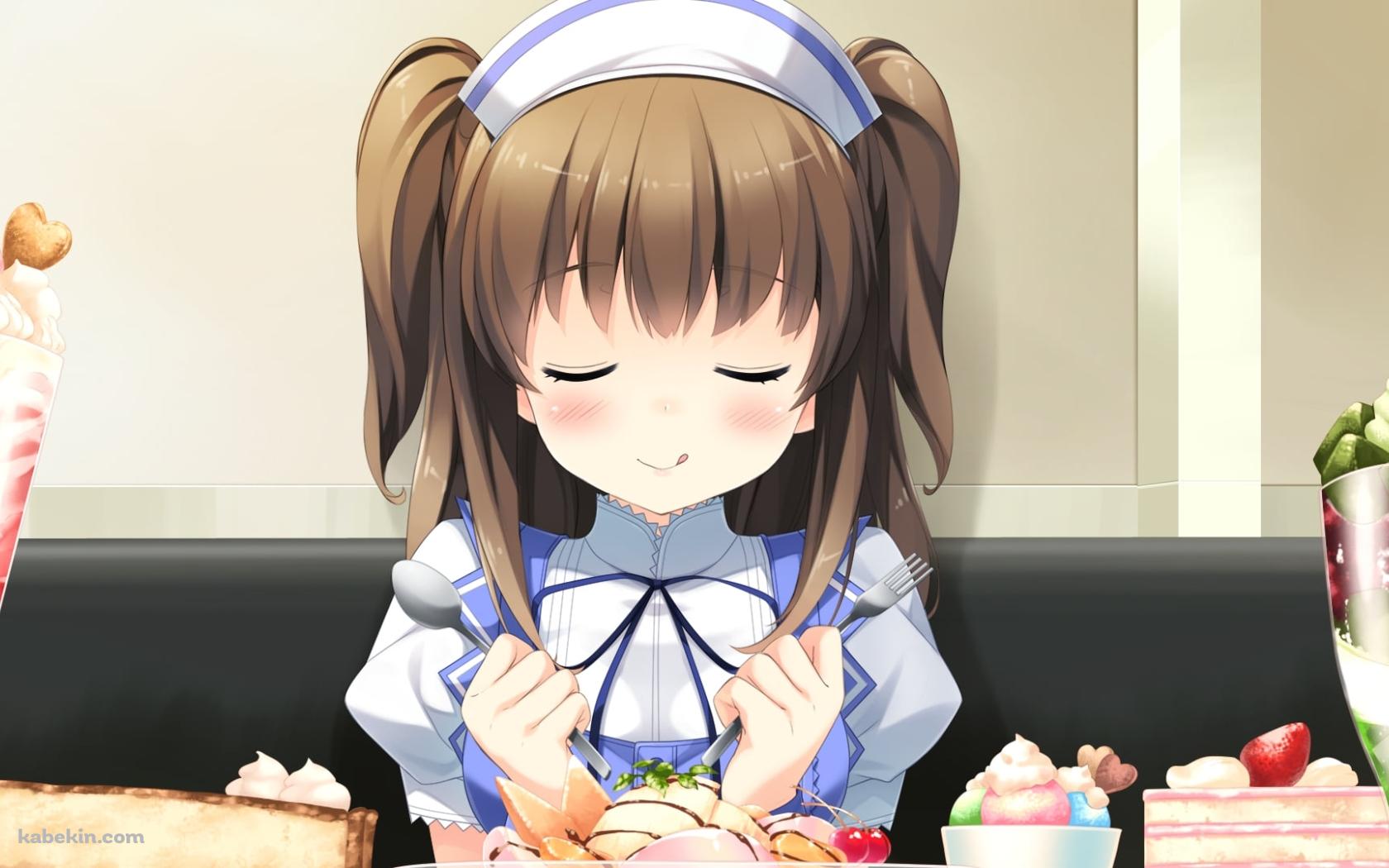 スイーツの前でスプーンとフォークを持って目をつぶる宝交祐佳 / ベリーズの壁紙(1680px x 1050px) 高画質 PC・デスクトップ用