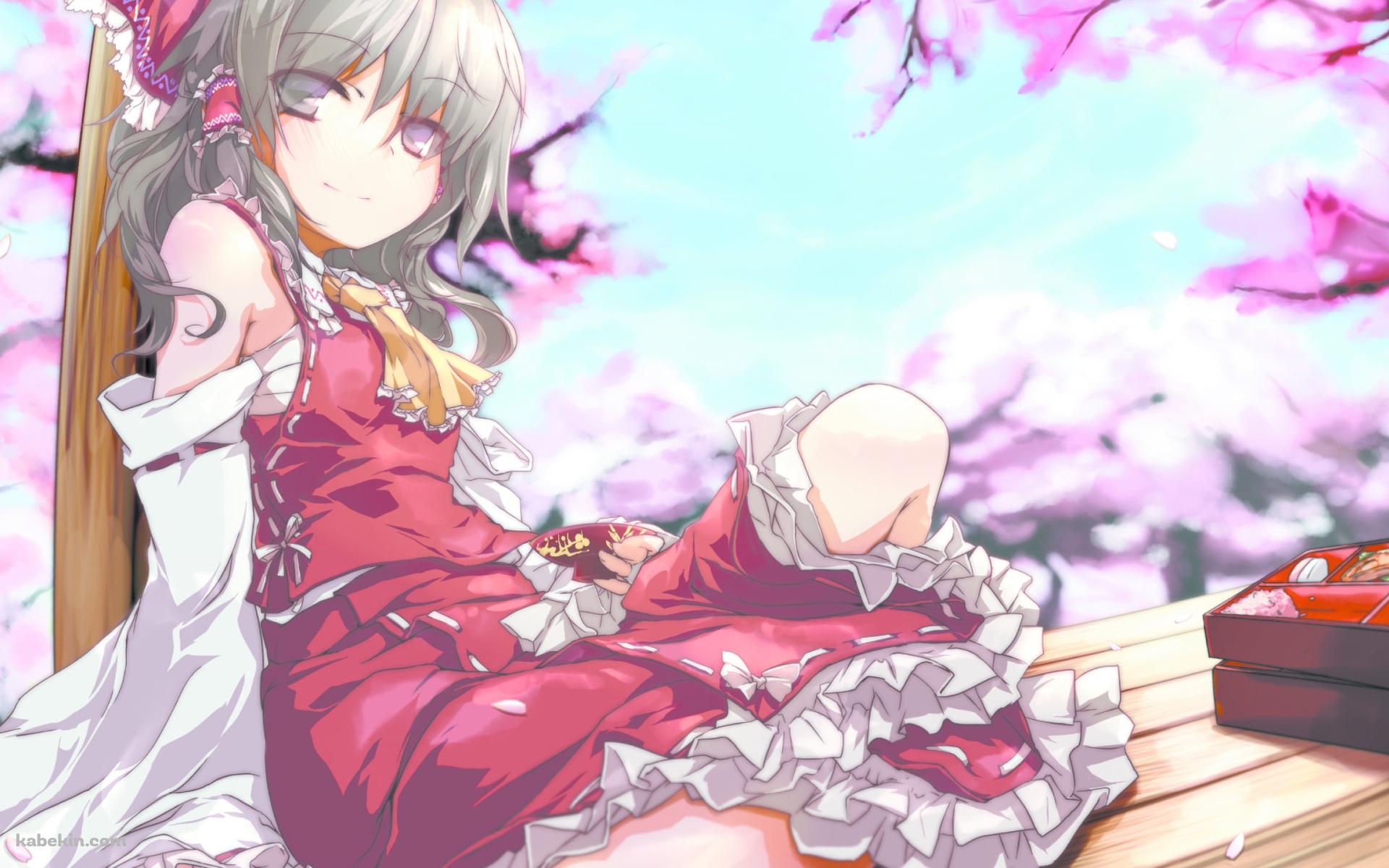 木の柱にもたれてこちらを見つめる博麗霊夢 / 東方の壁紙(1920px x 1200px) 高画質 PC・デスクトップ用