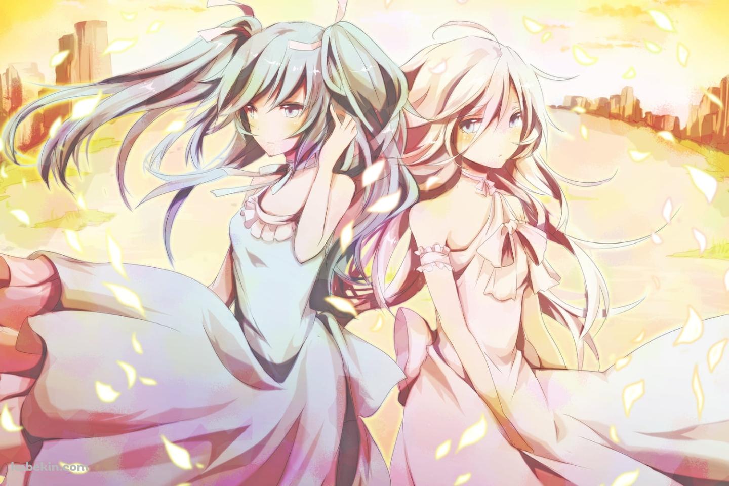 夕暮れ時、並び立つ初音ミクとイア / ボーカロイドの壁紙(1440px x 960px) 高画質 PC・デスクトップ用