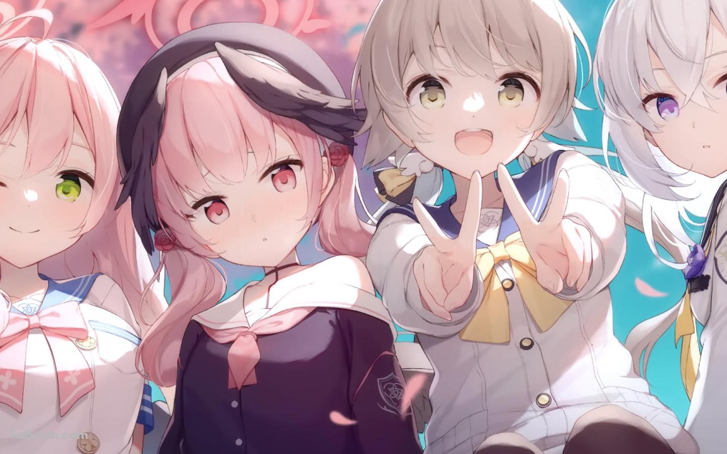 並んで写真を撮る下江コハルと浦和ハナコと阿慈谷ヒフミと白洲アズサ / ブルアカの壁紙(1440px x 900px) 高画質 PC・デスクトップ用