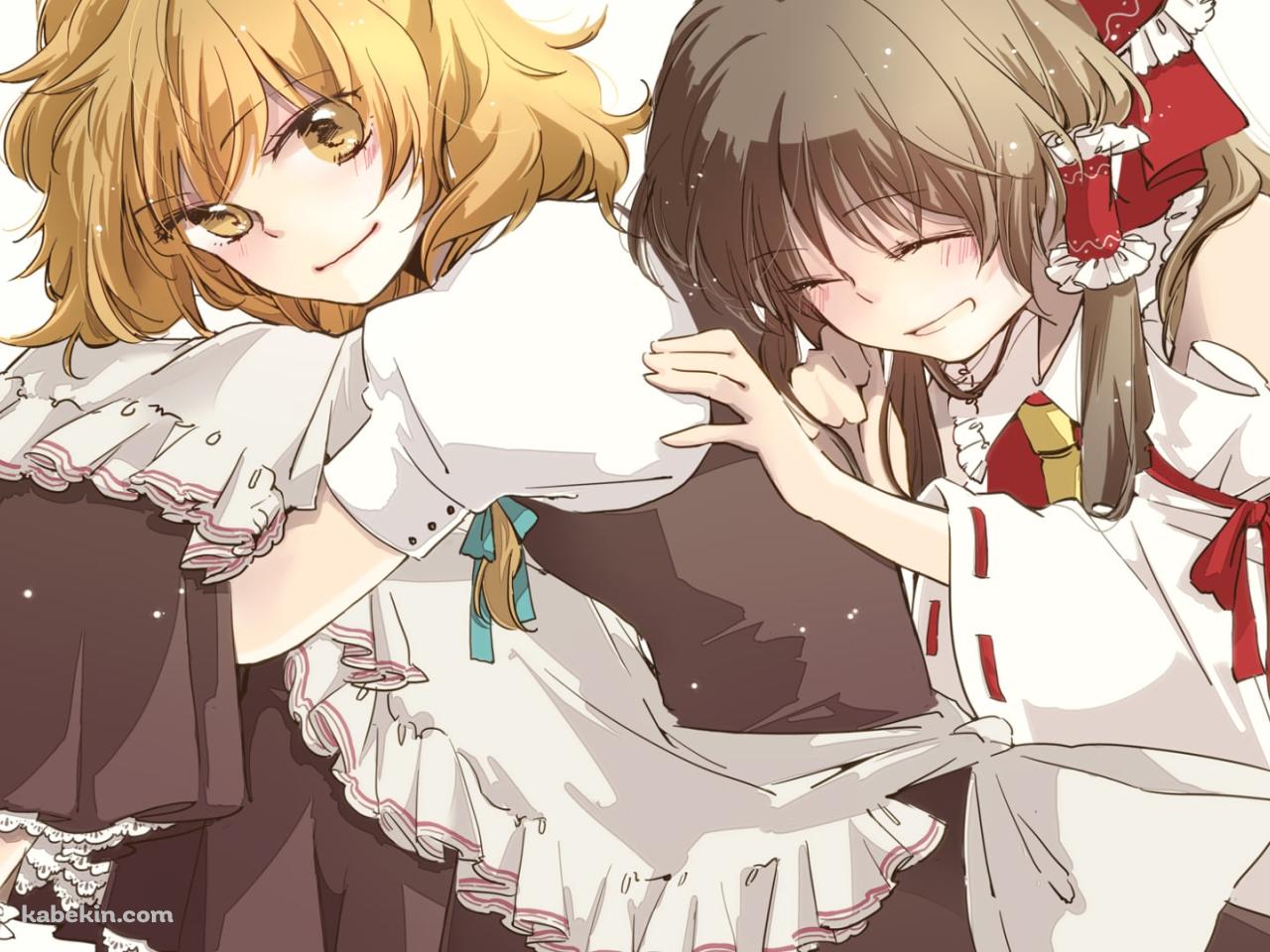 体育座りをする霧雨魔理沙と背中にもたれる博麗霊夢 / 東方の壁紙(1280px x 960px) 高画質 PC・デスクトップ用