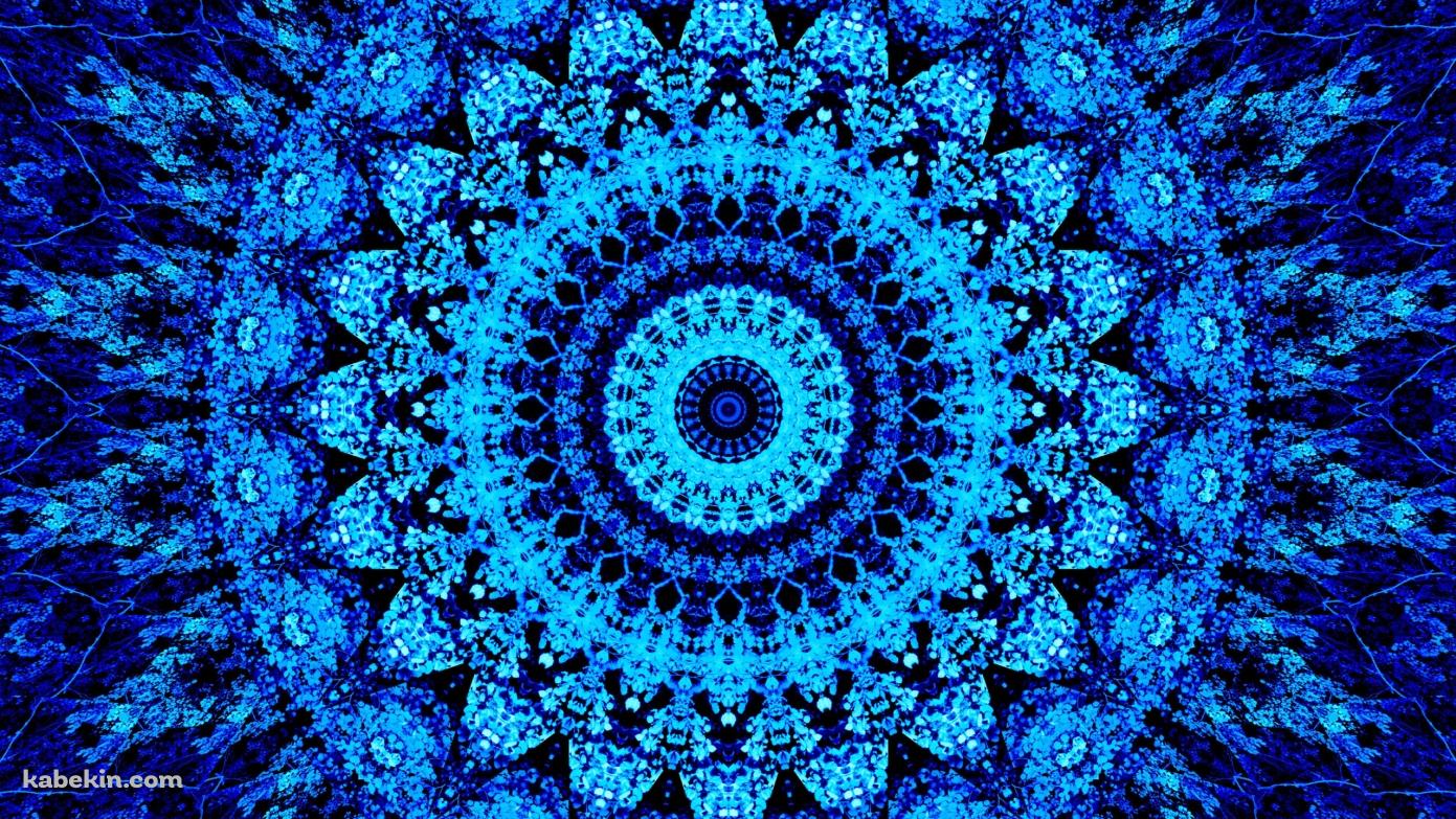 綺麗な青い曼荼羅模様の壁紙(1391px x 783px) 高画質 PC・デスクトップ用