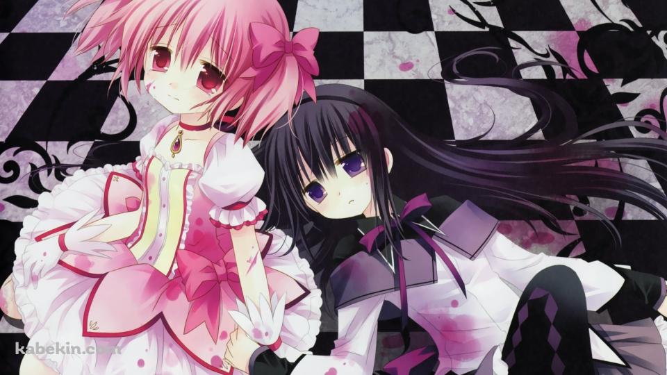 床に座る鹿目まどかと寝そべる暁美ほむら / 魔法少女まどか☆マギカの壁紙(960px x 540px) 高画質 PC・デスクトップ用