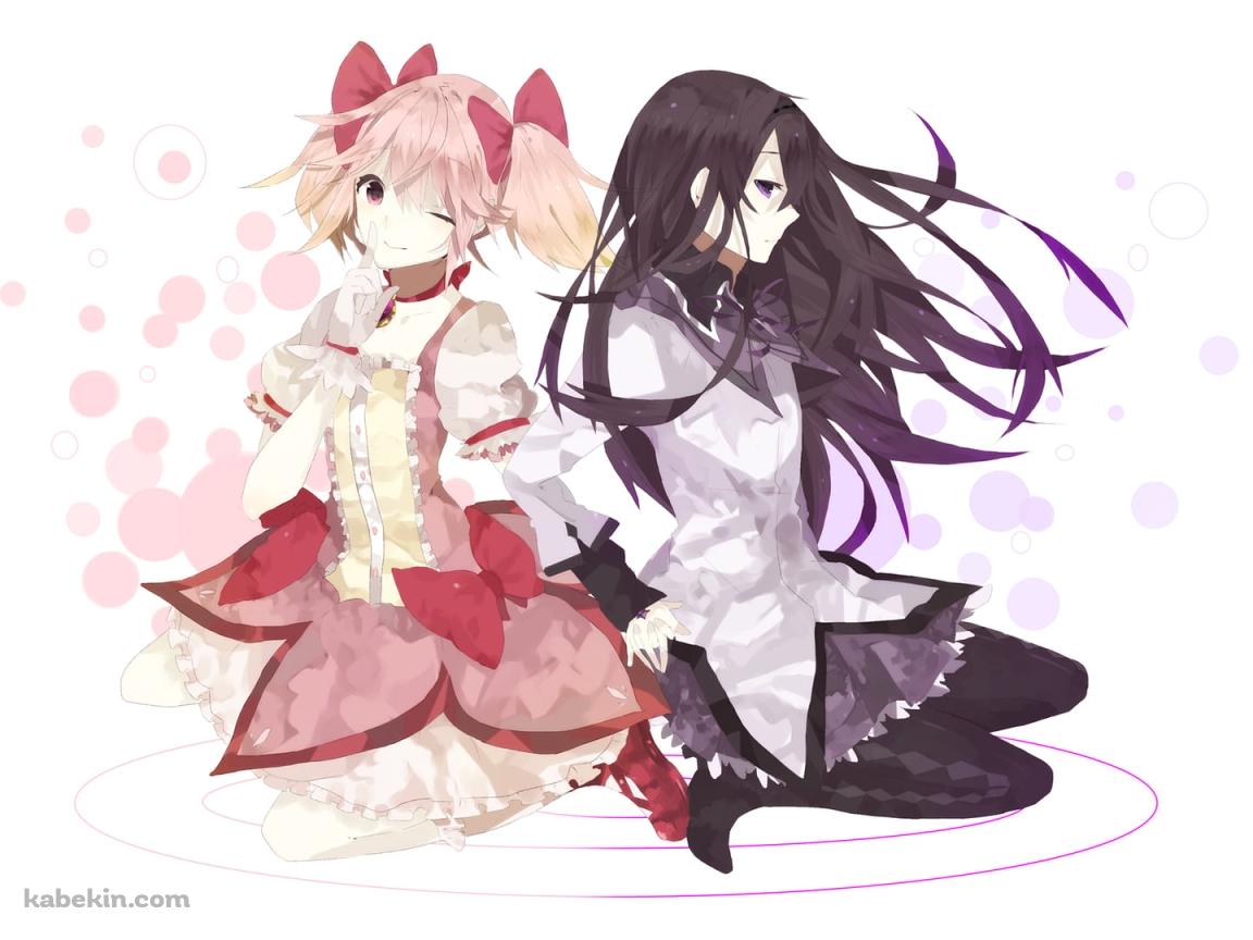 背中合わせで座る暁美ほむらと鹿目まどか / 魔法少女まどか☆マギカの壁紙(1152px x 864px) 高画質 PC・デスクトップ用
