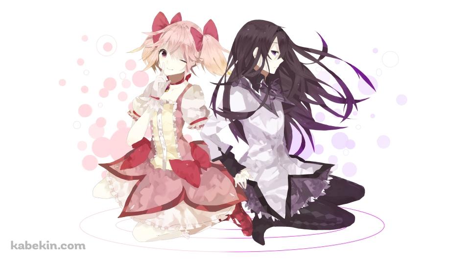 背中合わせで座る暁美ほむらと鹿目まどか / 魔法少女まどか☆マギカの壁紙(960px x 540px) 高画質 PC・デスクトップ用