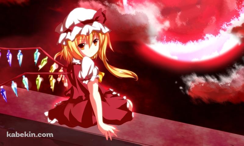 赤い月と壁に座るフランドール・スカーレット / 東方の壁紙(800px x 480px) 高画質 PC・デスクトップ用