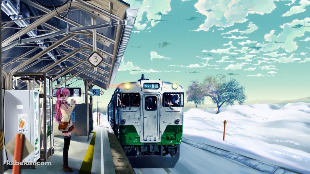 停車中の電車と駅のホームに立つ巡音ルカ / ボーカロイドの壁紙(1051px x 591px) 高画質 PC・デスクトップ用