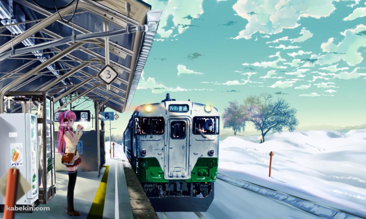 停車中の電車と駅のホームに立つ巡音ルカ / ボーカロイドの壁紙(1280px x 768px) 高画質 PC・デスクトップ用