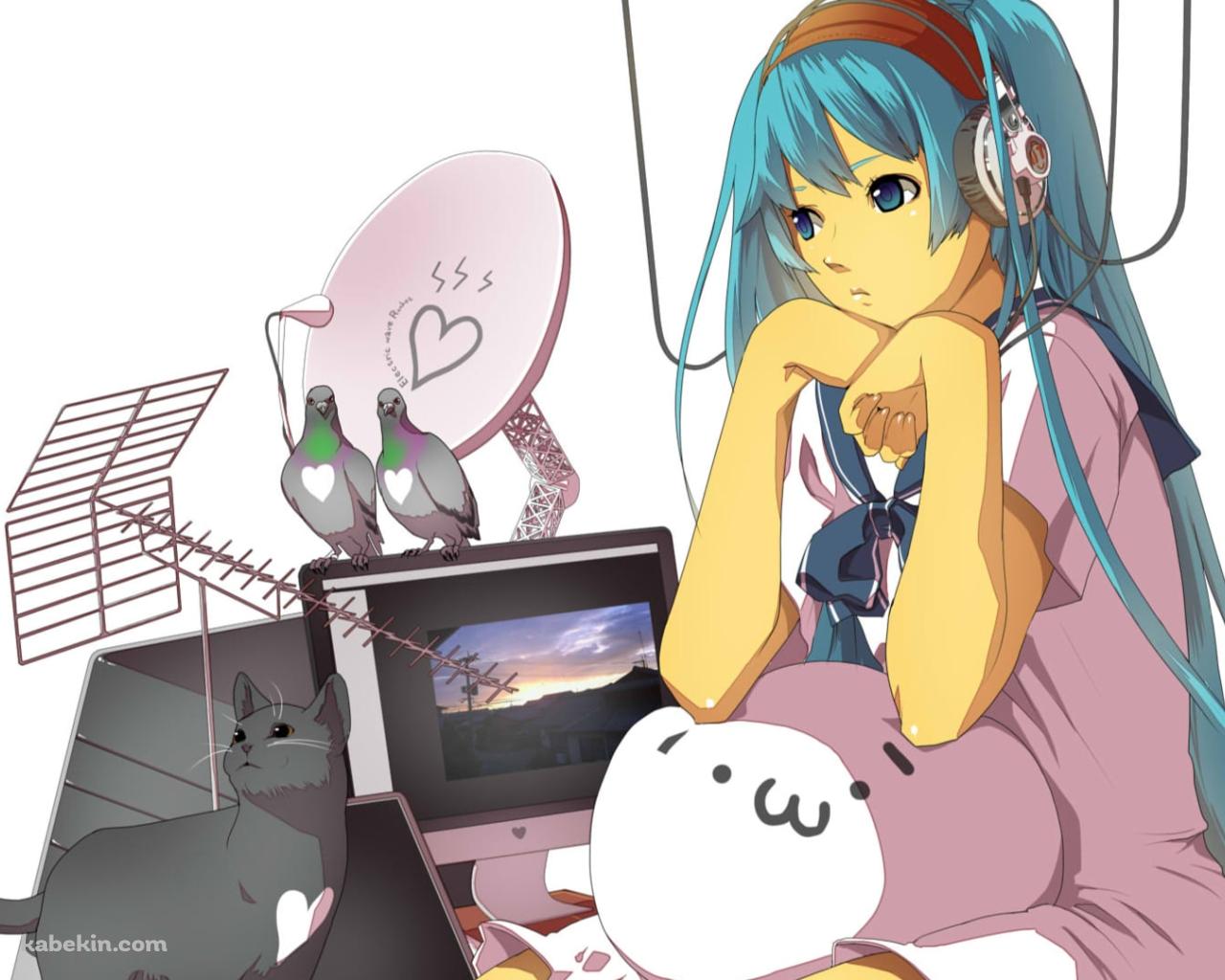 正座する初音ミク / ヘッドフォン / ハートマークが描かれたテレビのアンテナ / 鳩 / 黒い猫 / モナ―のクッション / ボカロの壁紙(1280px x 1024px) 高画質 PC・デスクトップ用
