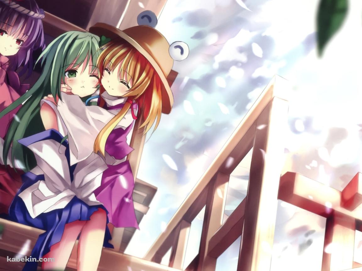 境内でじゃれあう東風谷早苗、洩矢諏訪子、八坂神奈子 / 東方の壁紙(1152px x 864px) 高画質 PC・デスクトップ用