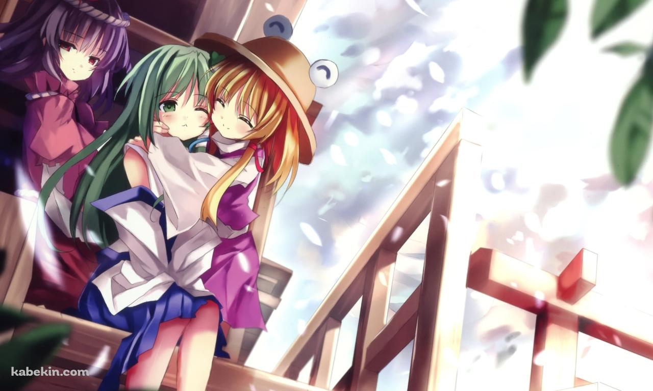 境内でじゃれあう東風谷早苗、洩矢諏訪子、八坂神奈子 / 東方の壁紙(1280px x 768px) 高画質 PC・デスクトップ用