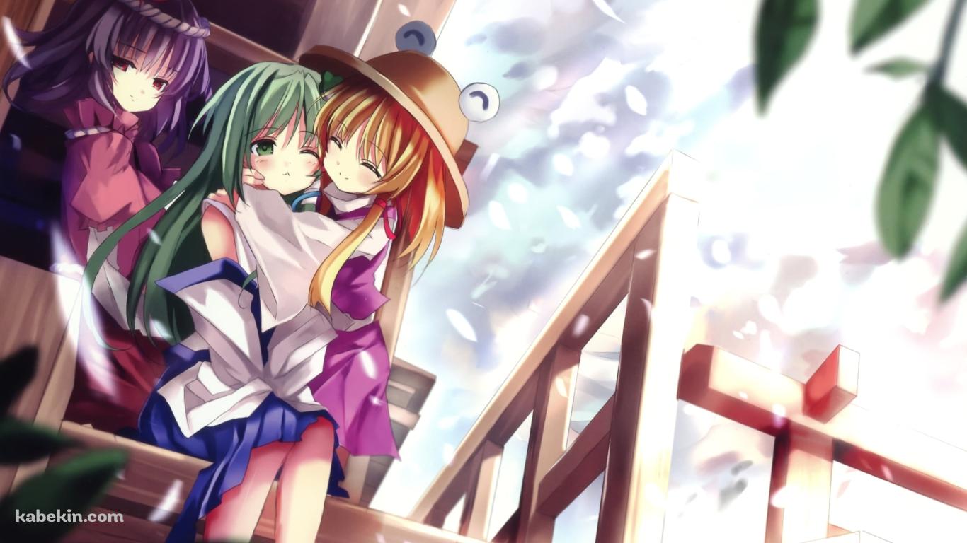 境内でじゃれあう東風谷早苗、洩矢諏訪子、八坂神奈子 / 東方の壁紙(1366px x 768px) 高画質 PC・デスクトップ用