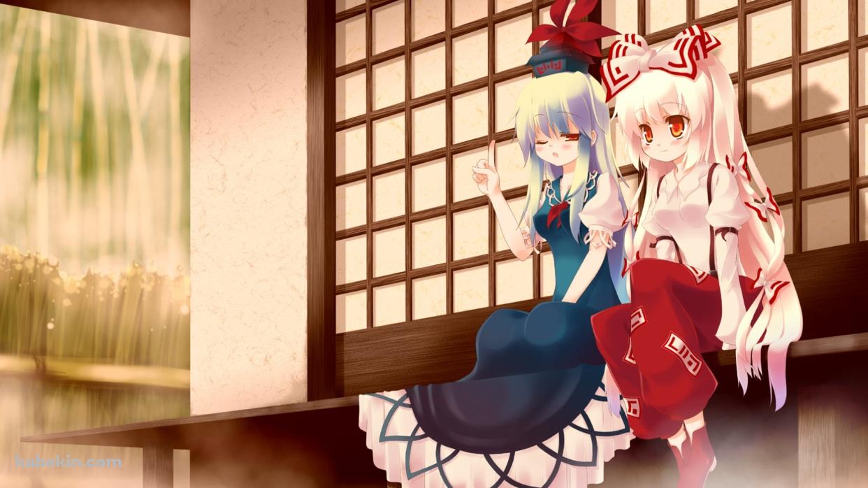 縁側で並んで座る藤原妹紅と上白沢慧音 / 東方の壁紙(1242px x 698px) 高画質 PC・デスクトップ用