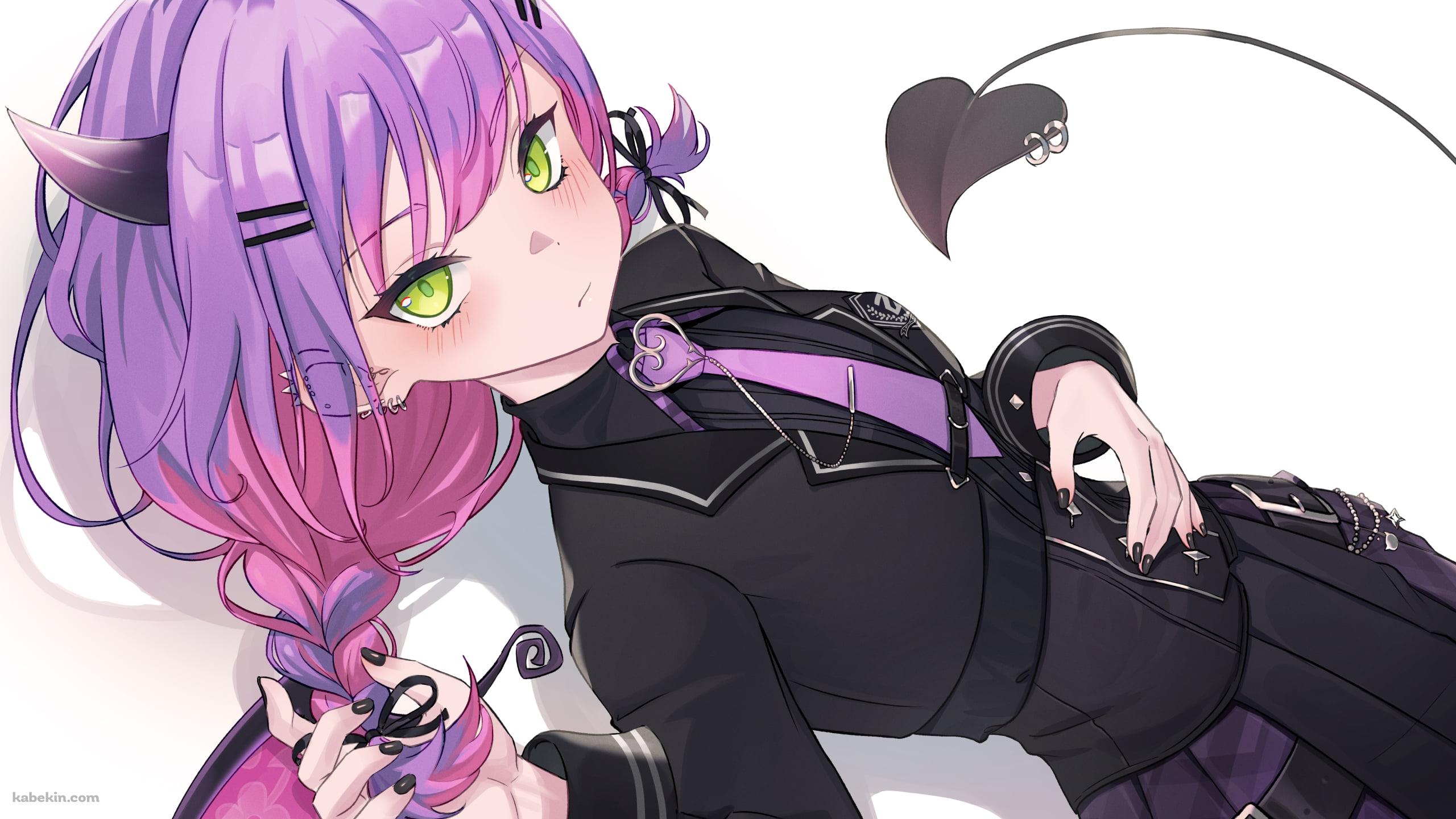 寝そべり緑の瞳でこちらを見つめる常闇トワ / ホロライブ / バーチャルYouTuber / Vtuberの壁紙(2560px x 1440px) 高画質 PC・デスクトップ用